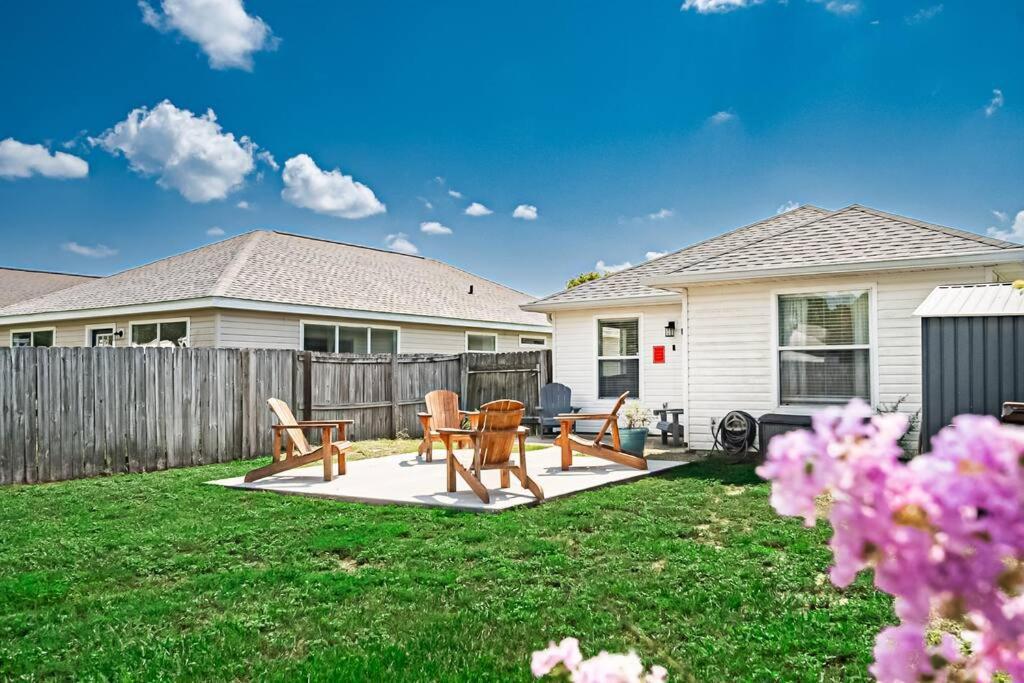 Surfside - Charming Quiet 3bd 2ba House - Private Access, Close To Navarre & Zoo * Gulf Breeze